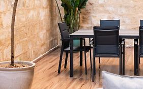 Valletta Waterfront Backyard Flat By Arcobnb