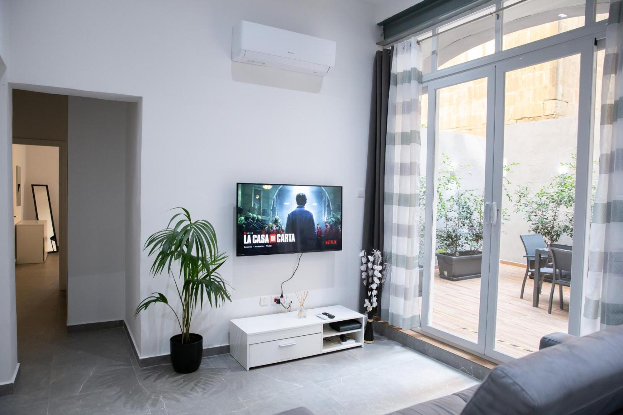 Valletta Waterfront Backyard Flat By Arcobnb Il-Furjana Exterior photo