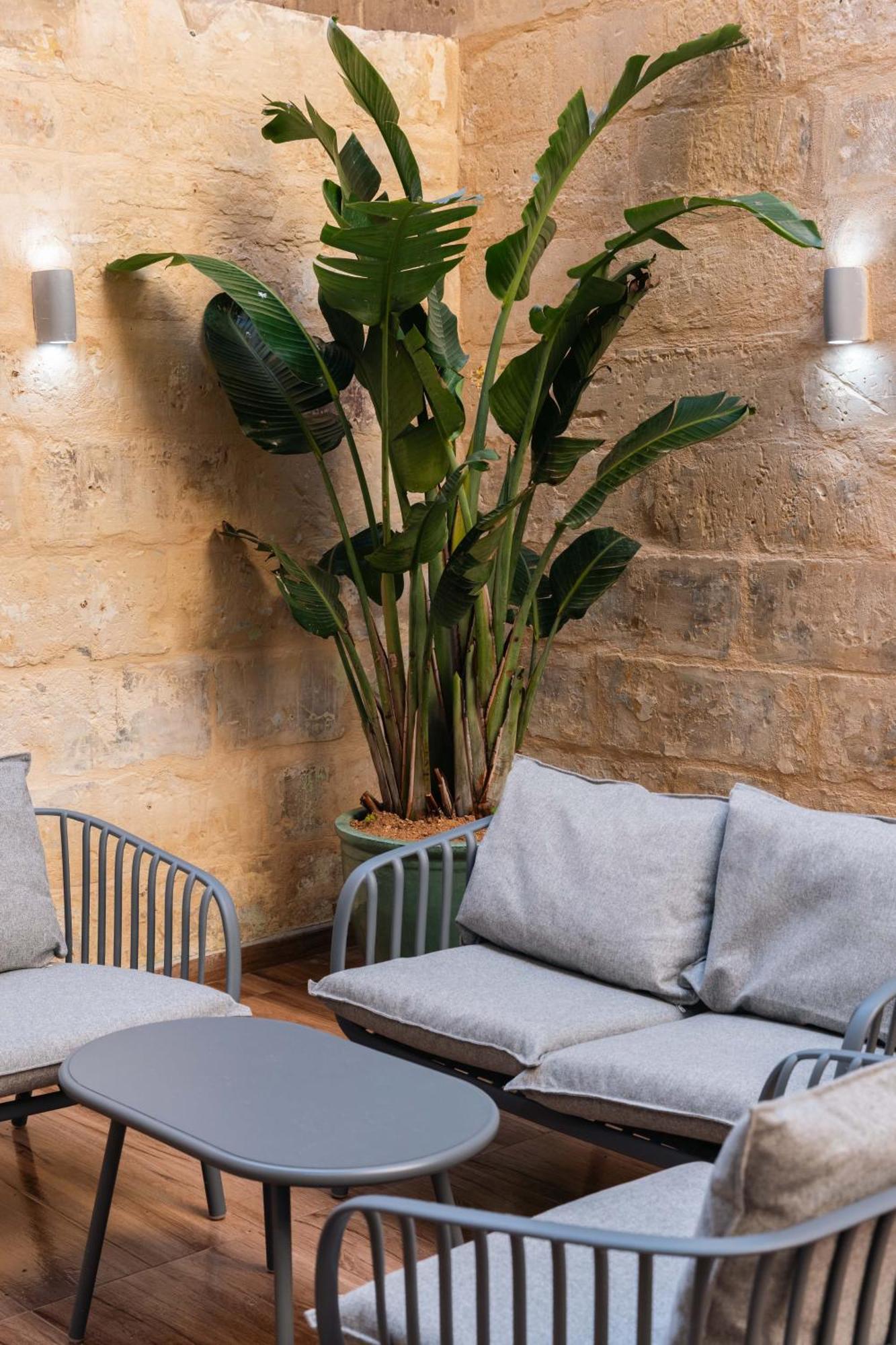Valletta Waterfront Backyard Flat By Arcobnb Il-Furjana Exterior photo