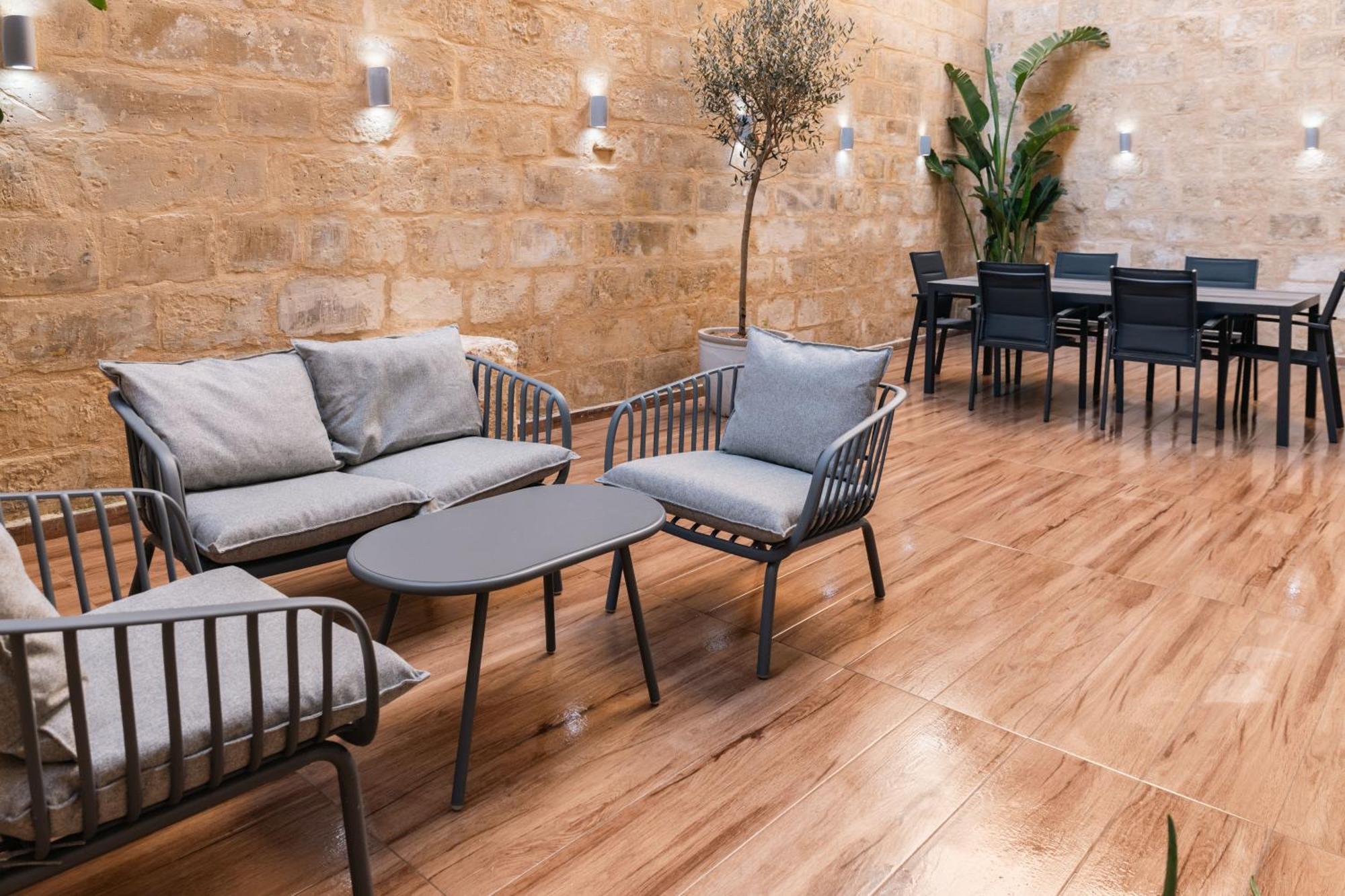 Valletta Waterfront Backyard Flat By Arcobnb Il-Furjana Exterior photo