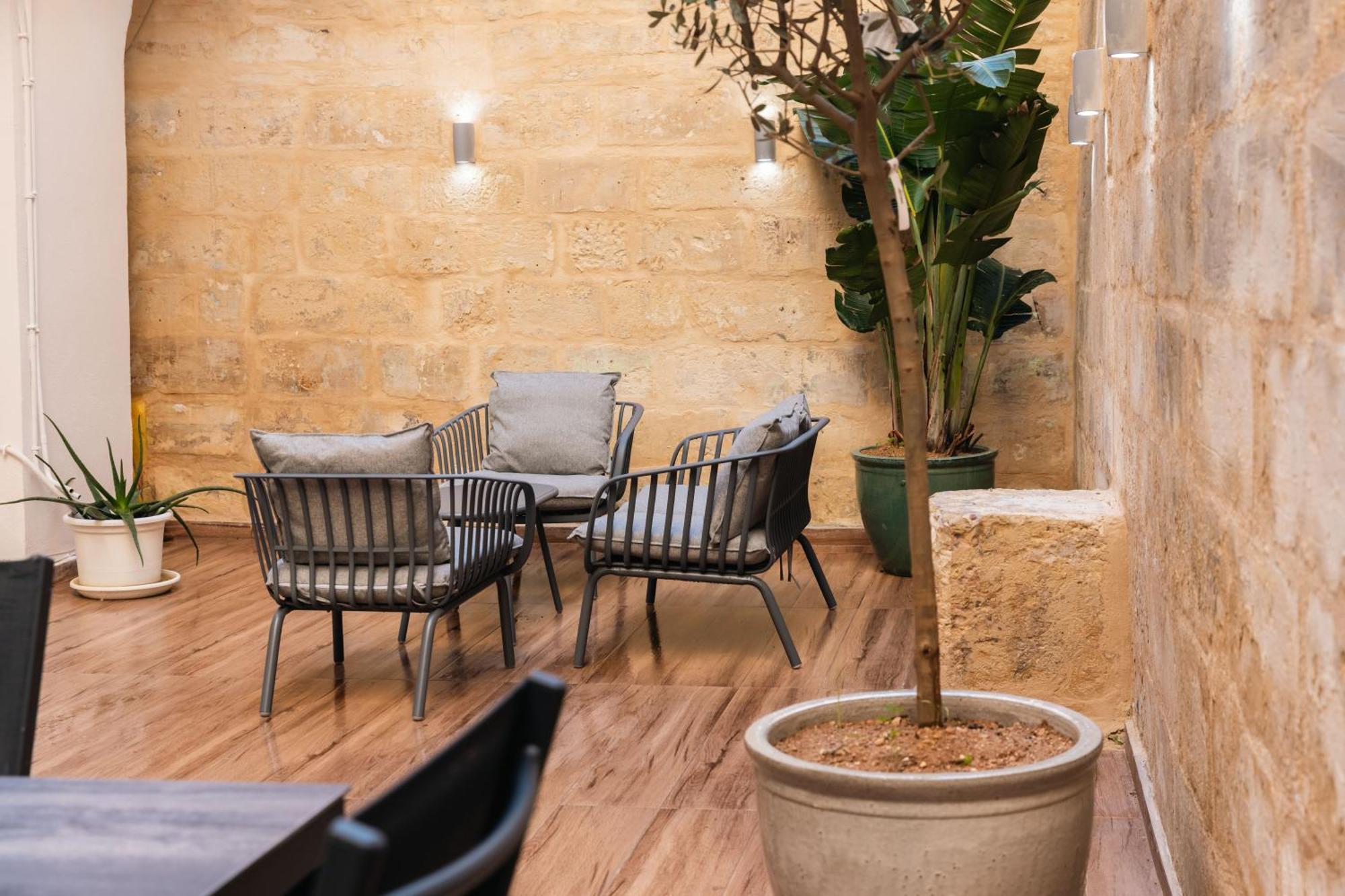 Valletta Waterfront Backyard Flat By Arcobnb Il-Furjana Exterior photo