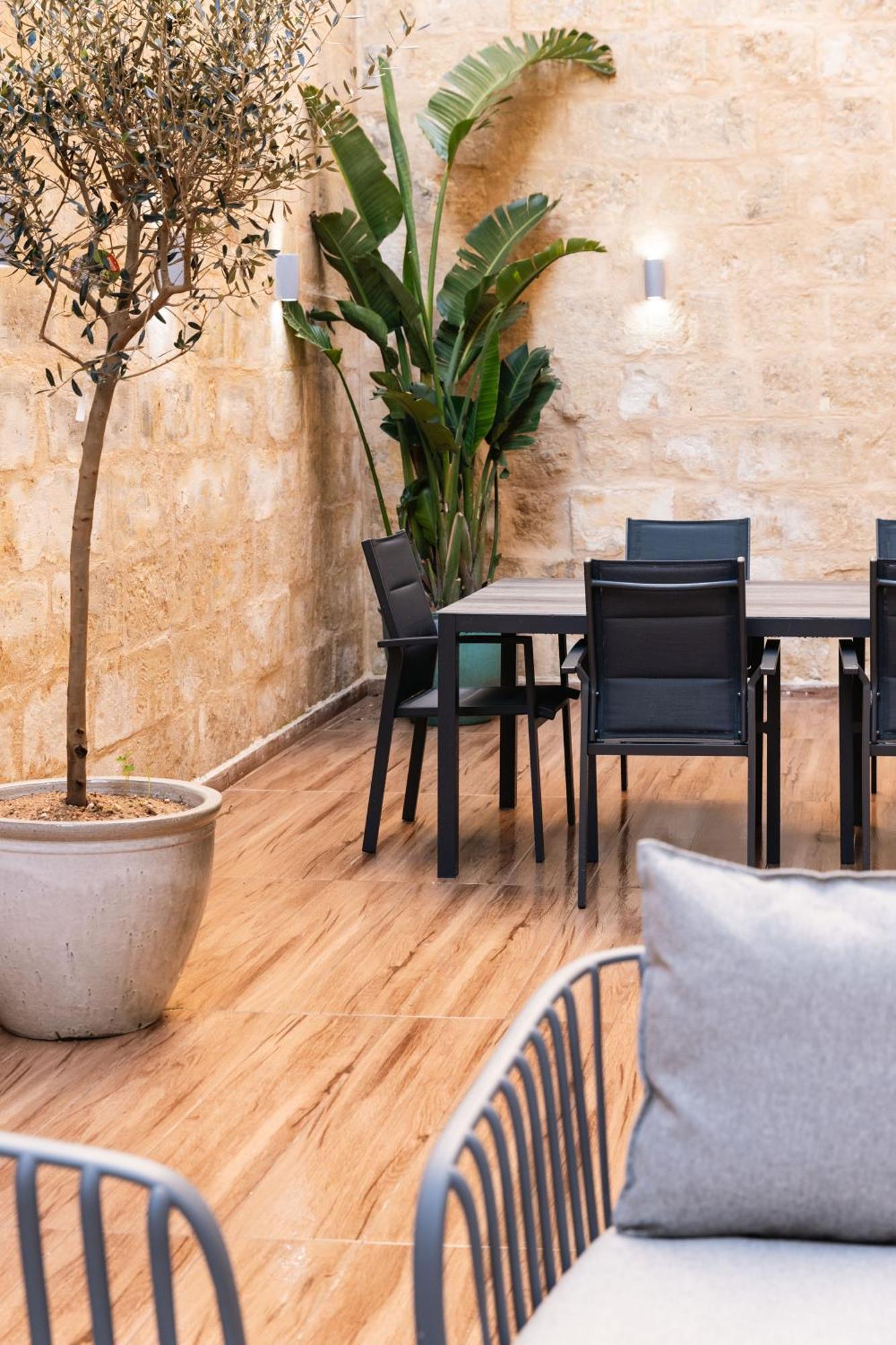 Valletta Waterfront Backyard Flat By Arcobnb Il-Furjana Exterior photo