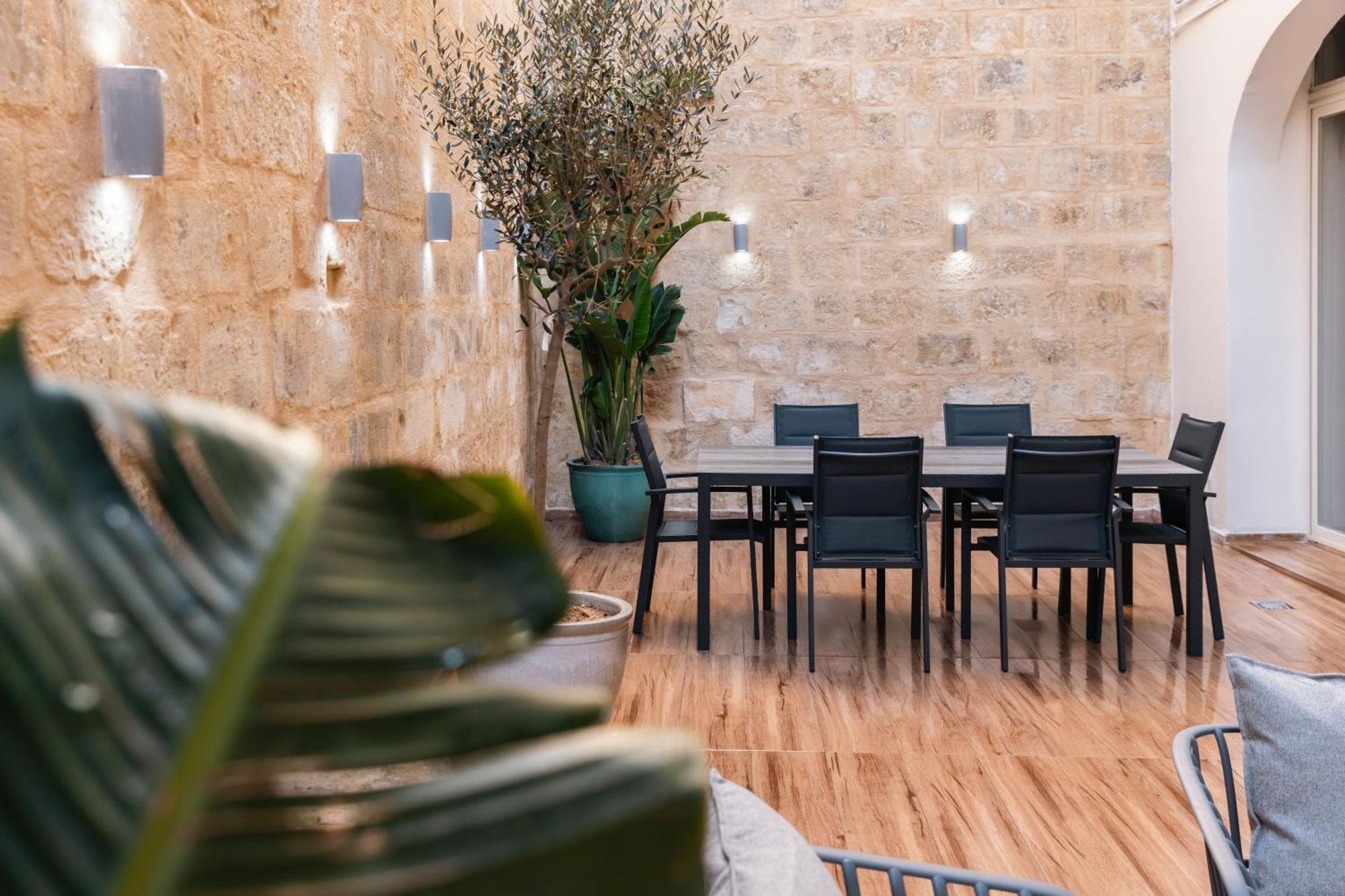 Valletta Waterfront Backyard Flat By Arcobnb Il-Furjana Exterior photo